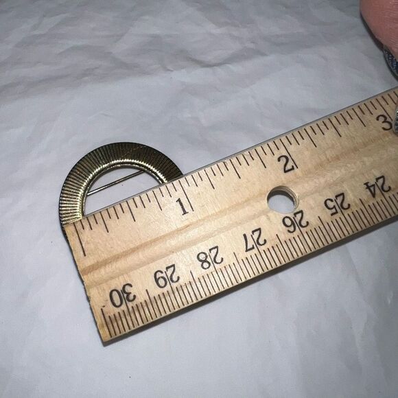 Vintage MCM Gold Tone and Faux Pearl Circular Brooch - Picture 5 of 5